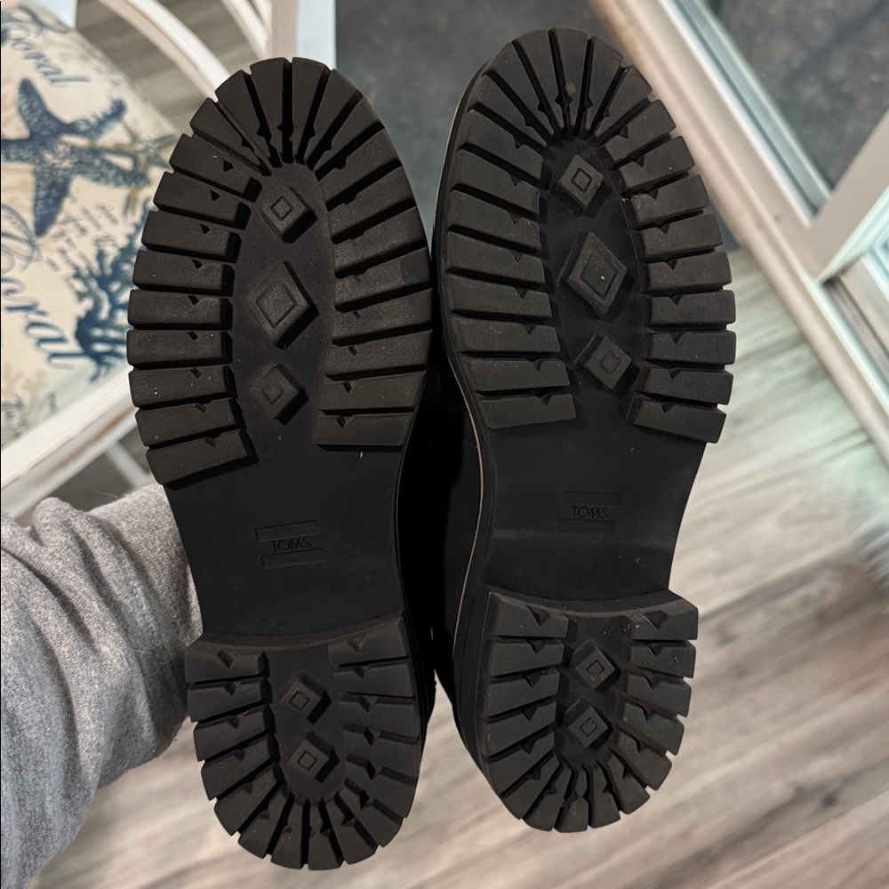 TOMS Cara Loafers Wide Width - Picture 7 of 7